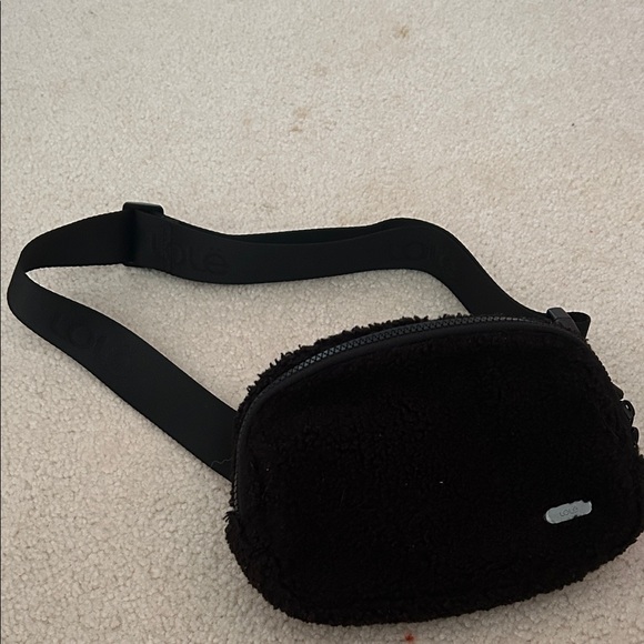 Lole Black Fleece Belt Bag - Picture 1 of 4